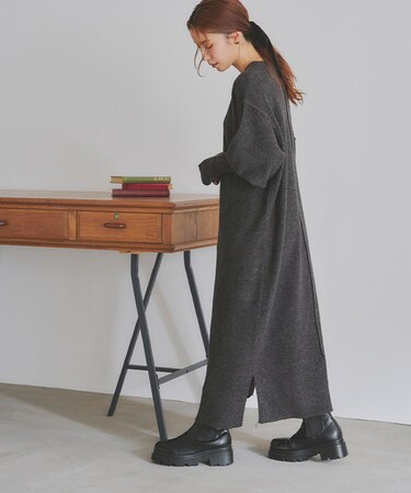 フィンガーホールIラインニットワンピース