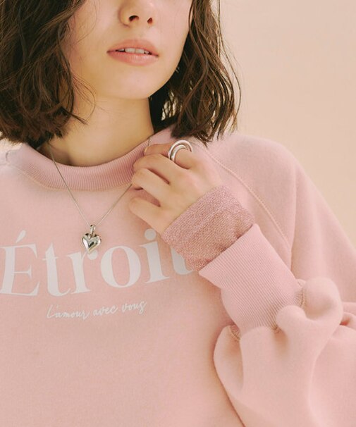 クルーネックラメシアートップス