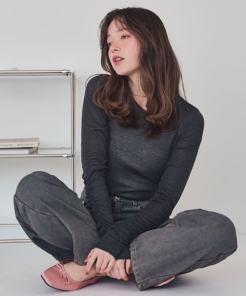 袖シャーリングシアートップス