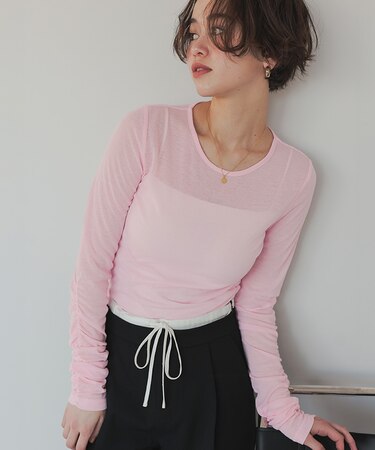 袖シャーリングシアートップス