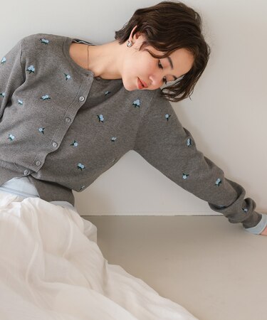 フラワー刺繍カーディガン