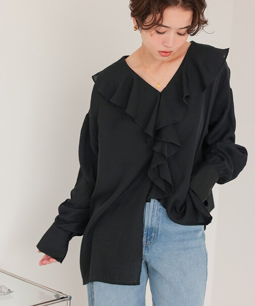 フリルカラーオーバーブラウス