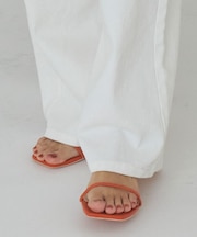 スクエアトゥストラップサンダル