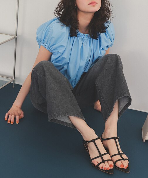 ポインテッドトゥストラップサンダル