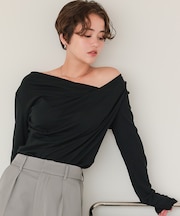 オフショルダーロングスリーブTシャツ
