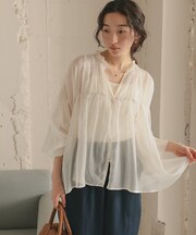 ギャザーデザインシアーブラウス