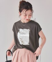 箔プリントフレンチスリーブTシャツ