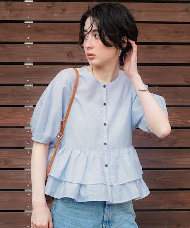 ペプラムショートランタンスリーブブラウス