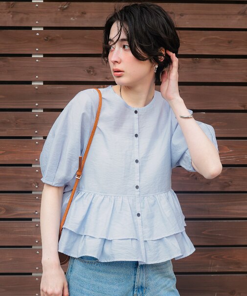 ペプラムショートランタンスリーブブラウス