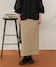 ベージュ