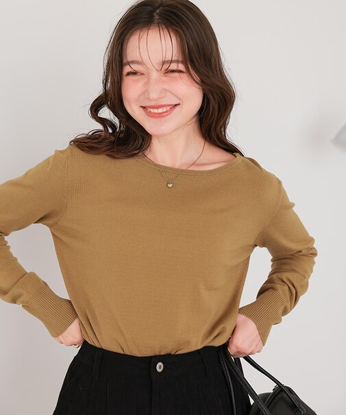 なめらか手触りカシミヤタッチボートネックニット