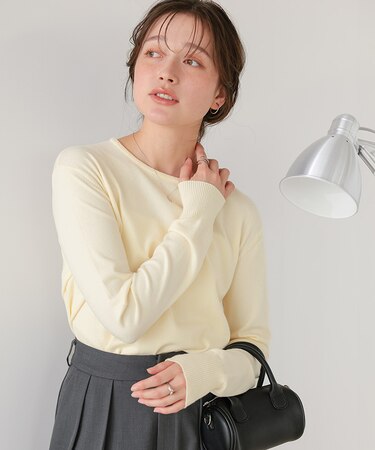 なめらか手触りカシミヤタッチクルーネックニット