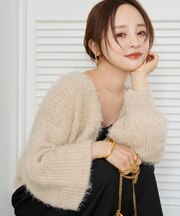 深Vネックショートシャギーニット