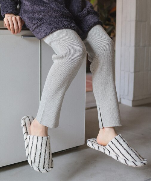 モチッとタッチリブニットレギンスパンツ