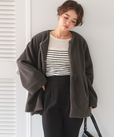 ペプラムギャザーデザインボアアウター