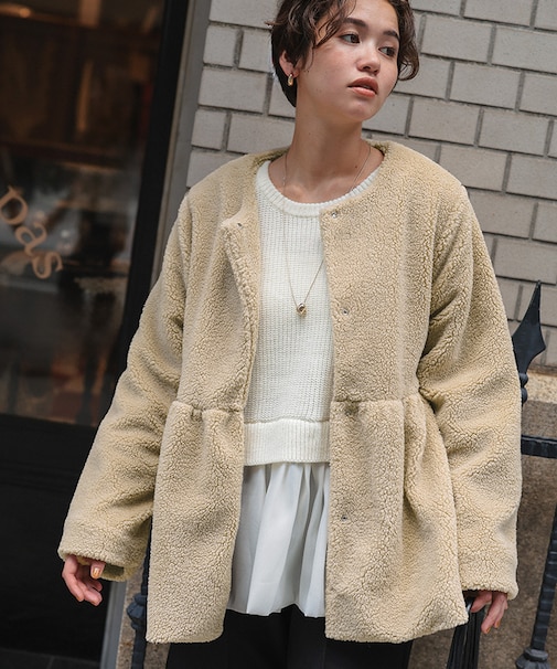 ペプラムギャザーデザインボアアウター