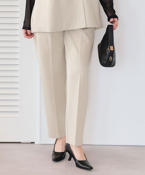 ストレッチ美脚テーパードタックパンツ