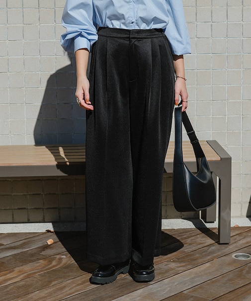 ストレッチ美脚タックワイドパンツ