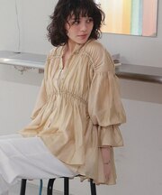 ティアードギャザーボリュームブラウス