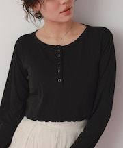 コンパクトヘンリーネックロングスリーブトップス