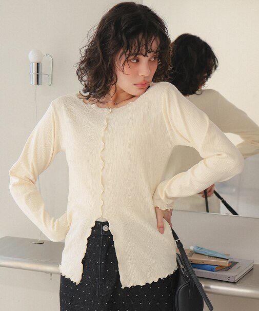 スリットデザイントップス