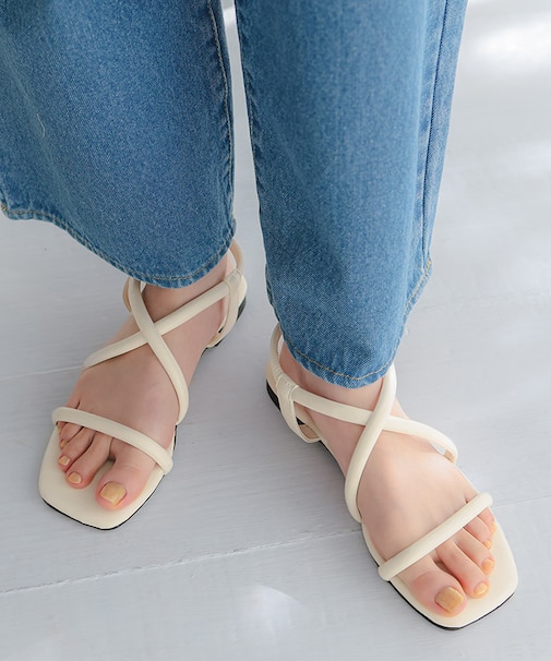 ナローパデットサンダル