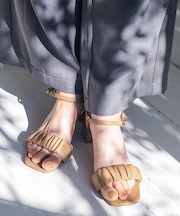 ギャザーサンダル