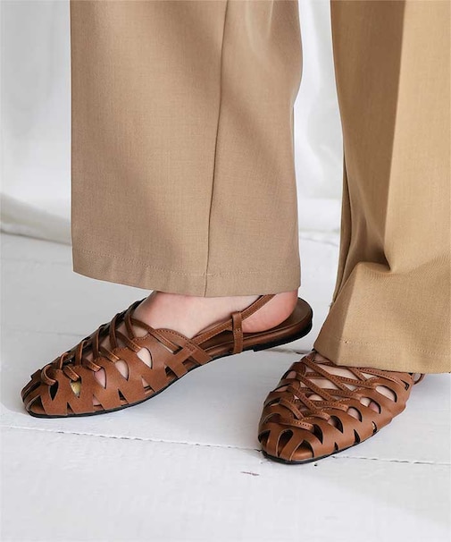 レースアップグルカサンダル