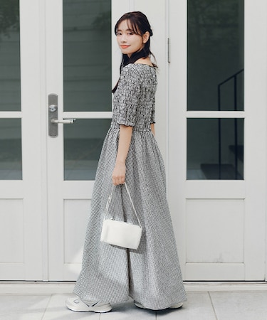 シャーリングハーフスリーブワンピース