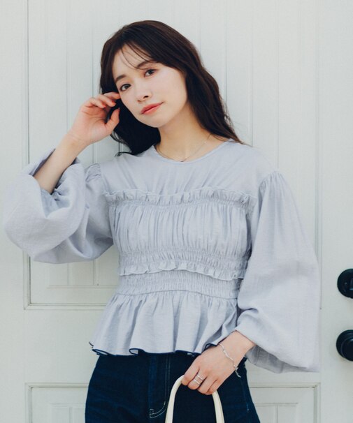 シャーリングデザイントップス