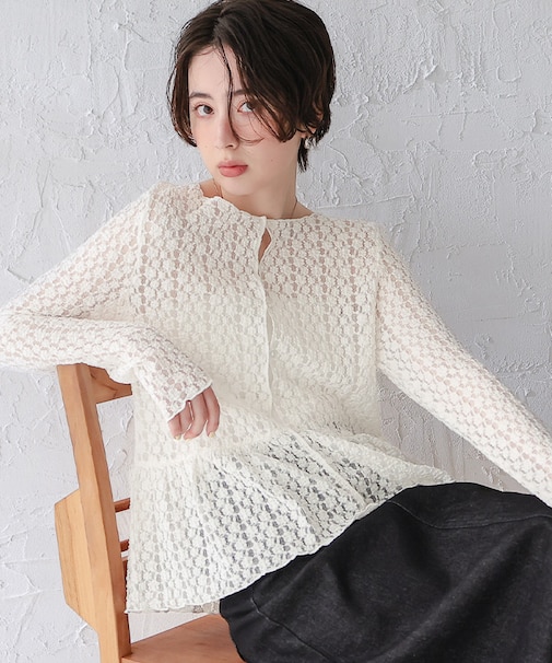 ペプラムシルエットレーストップス