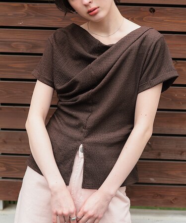 スリットデザインドレープ半袖Tシャツ
