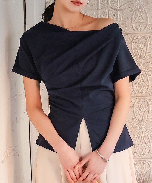 スリットデザインドレープ半袖Tシャツ
