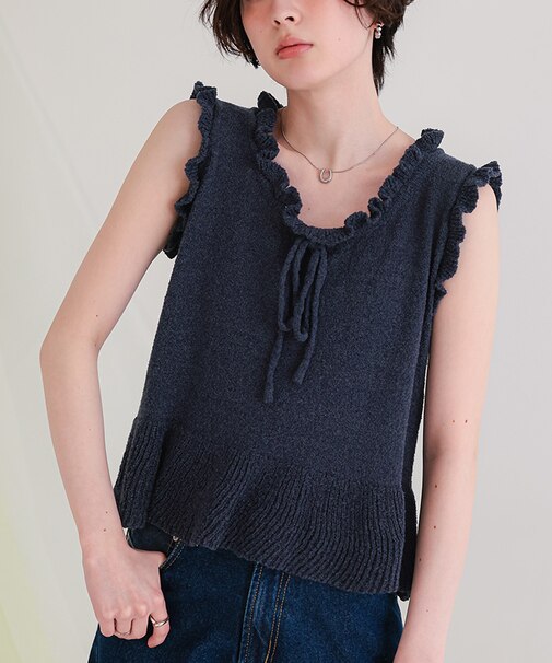 リボン付きフリルデザインノースリーブニット