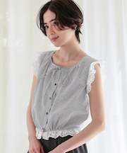 レースフリル付きノースリーブコンパクトブラウス