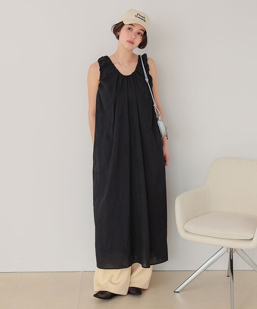 刺繍ギャザーノースリーブワンピース