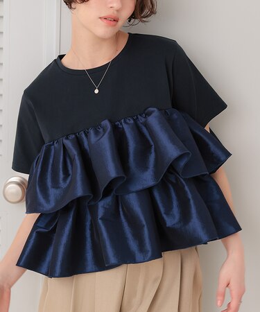シャイニーティアードフリルトップス