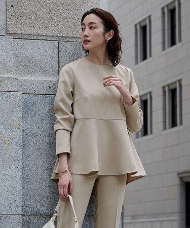 クルーネックペプラムプルオーバー