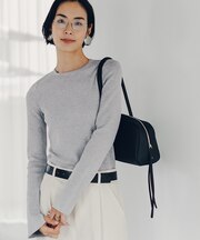 袖スリットクルーネックニット