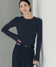 袖スリットクルーネックニット