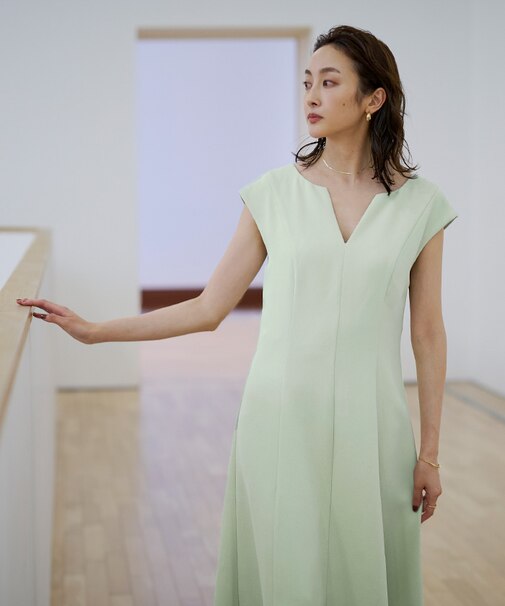 キーネックフレアワンピース