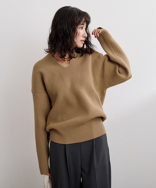 Vネックコクーンニットトップス｜ユアーズの通販｜&mall（アンドモール  