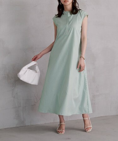 バンドカラーフレアロングワンピース