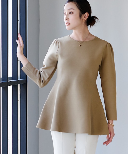 パフスリーブペプラムニットトップス