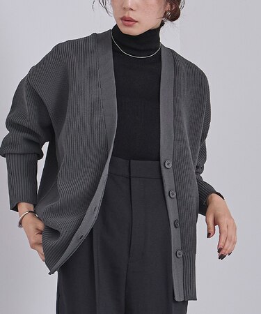 Vネックボリュームスリーブニットカーディガン