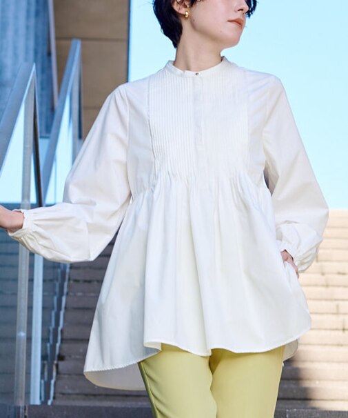 ゴールド釦ピンタックブラウス