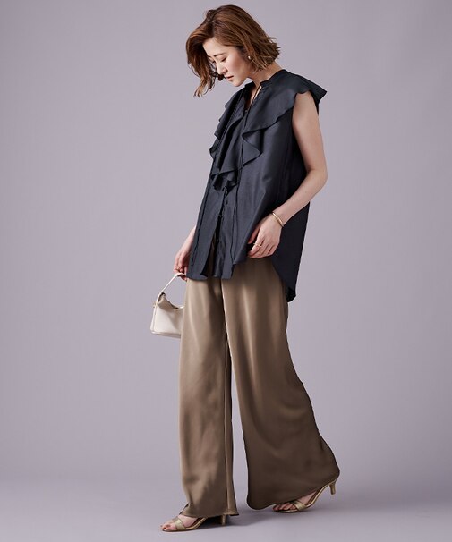 ラッフルデザインフレンチスリーブブラウス