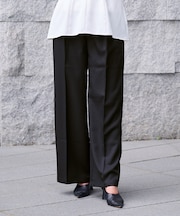 センタープレスタックワイドパンツ