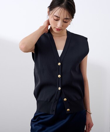 ゴールド釦コクーンニットベスト