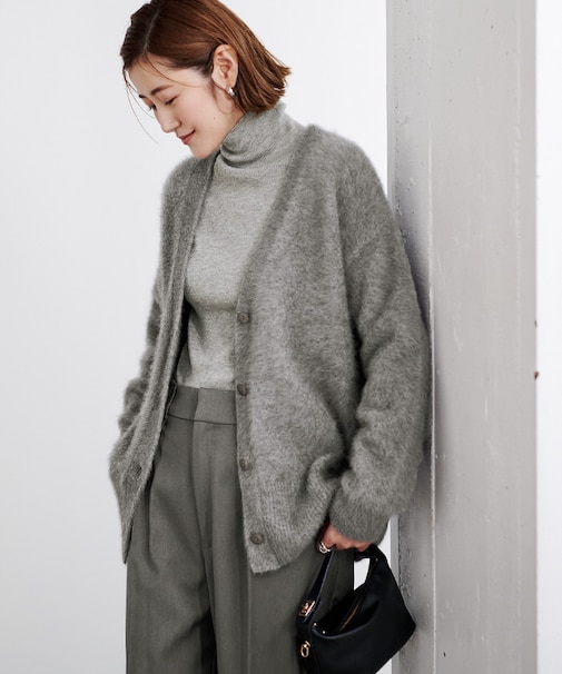 カシミヤブレンドVネックニットカーディガン